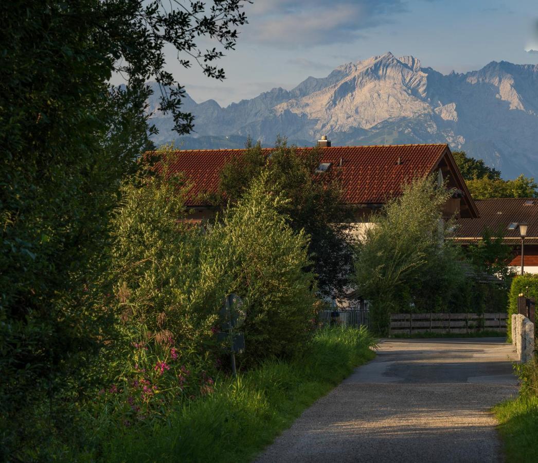 Das Bergquartier - Ferienwohnung Zugspitze โอเบอร์เอา ภายนอก รูปภาพ