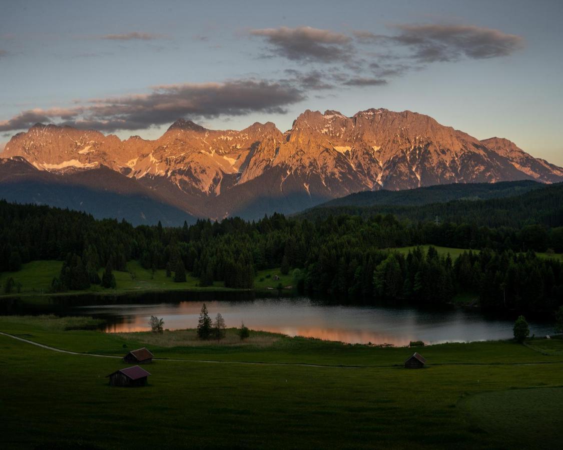 Das Bergquartier - Ferienwohnung Zugspitze โอเบอร์เอา ภายนอก รูปภาพ